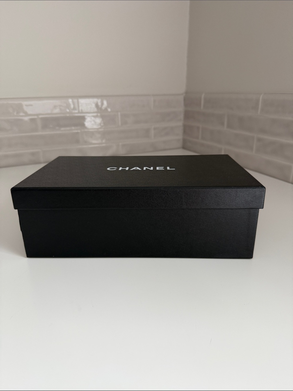 CHANEL Black and White Logo Gift Box - Picture 2 of 16